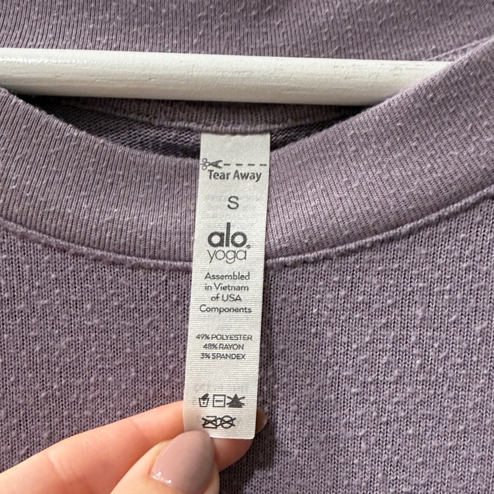 ALO YOGA bobble effect Lavender Long Sleeve Women's Top - Picture 2 of 4